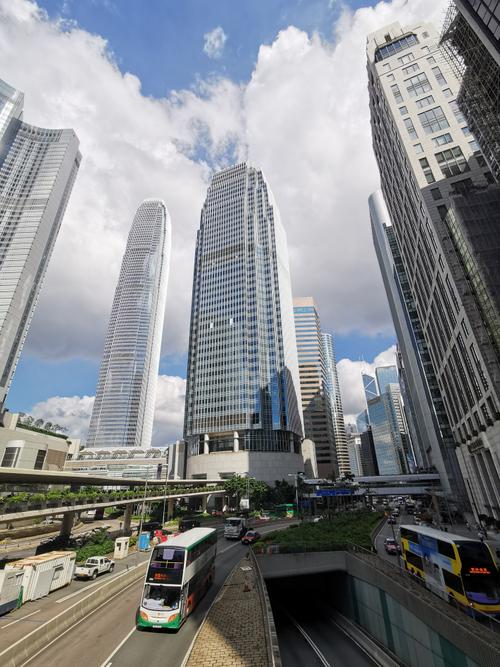 卑躬屈膝打一生肖，刚刚解答解释